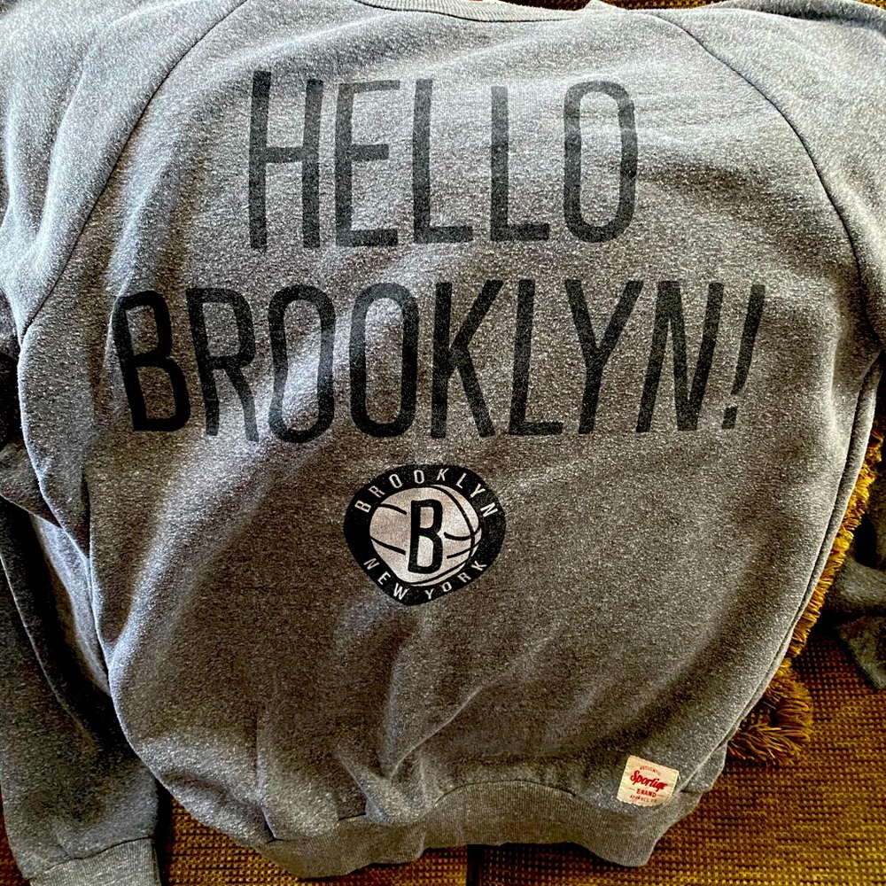 Sweatshirt